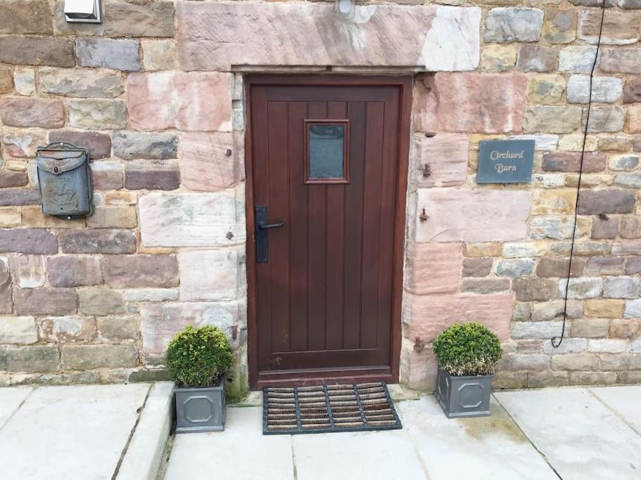Chic 2 Bed Peak District Cottage Barn Near Alton Towers, Polar Bears, Chatsworth House Leek Luaran gambar