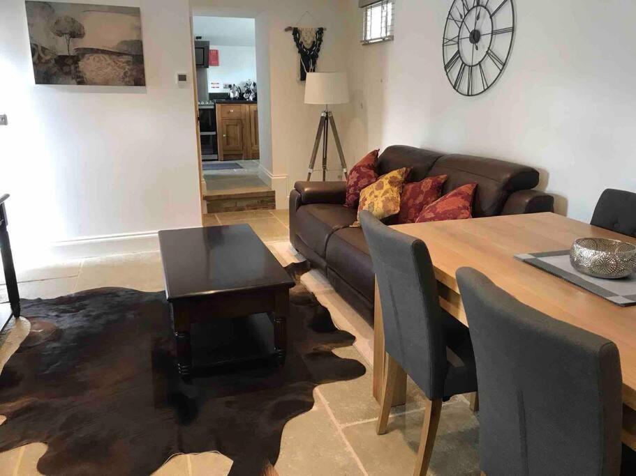 Chic 2 Bed Peak District Cottage Barn Near Alton Towers, Polar Bears, Chatsworth House Leek Luaran gambar