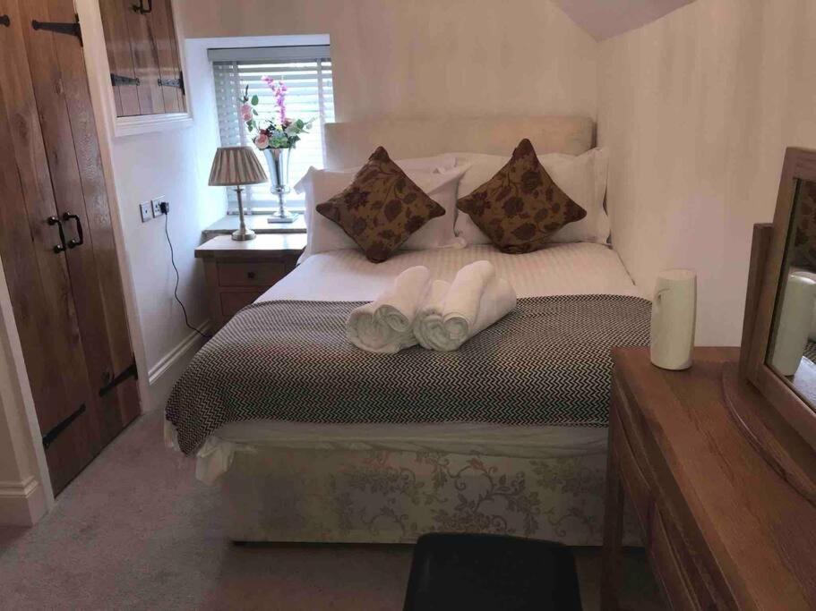 Chic 2 Bed Peak District Cottage Barn Near Alton Towers, Polar Bears, Chatsworth House Leek Luaran gambar